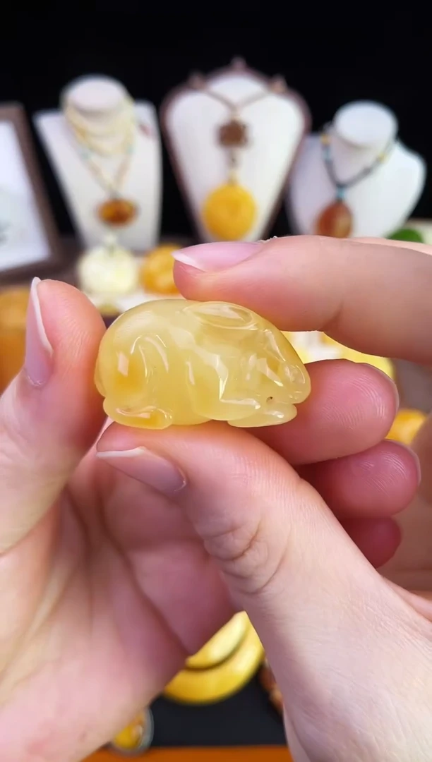 琥珀未镶嵌珠宝奇石柒月