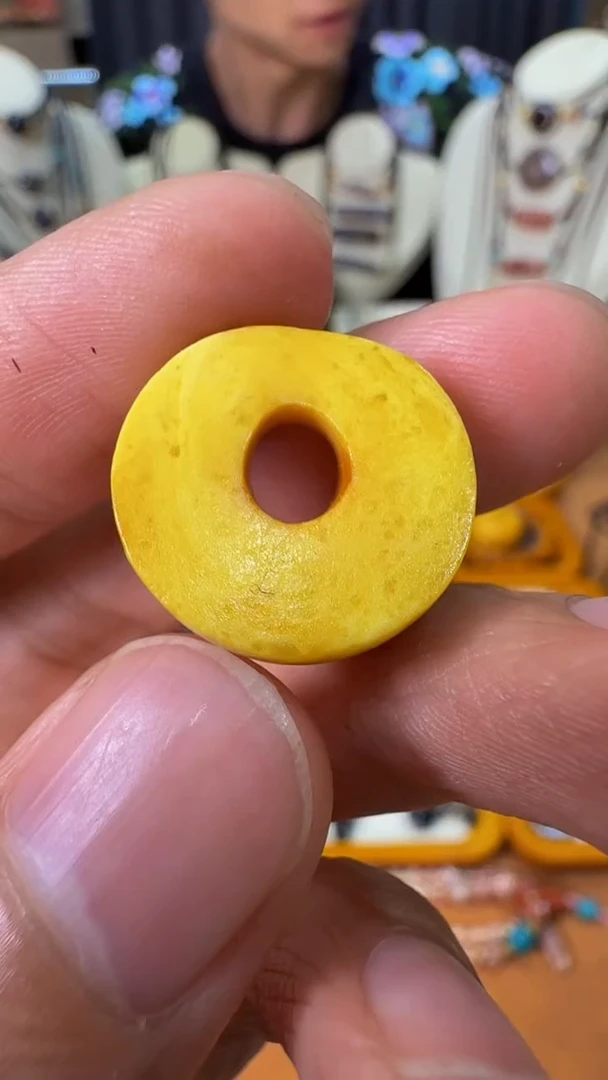 蜜蜡未镶嵌珠宝奇石?****?蜜蜡