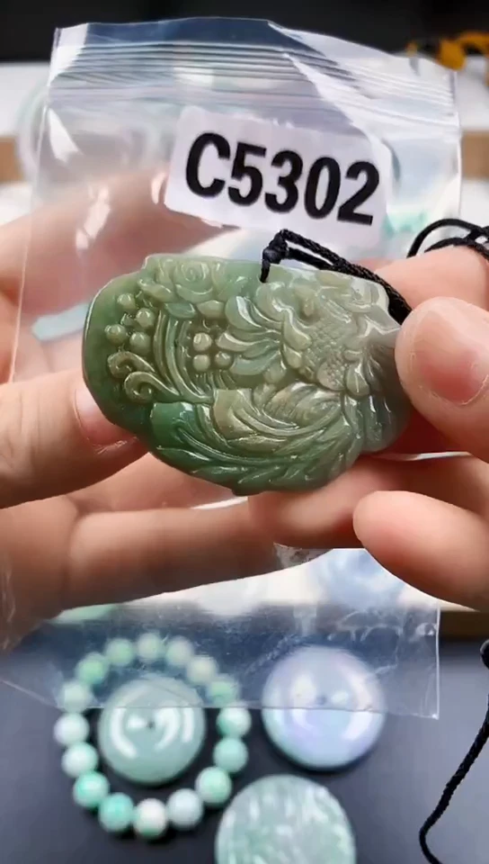 颈饰未镶嵌翡翠天然翡翠吊坠挂件