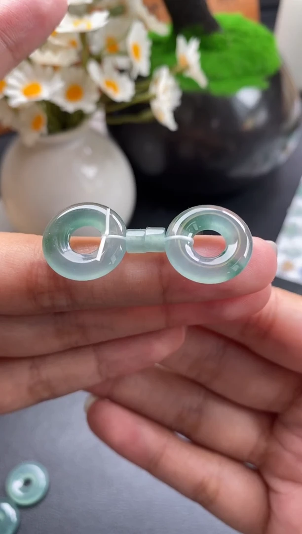 颈饰未镶嵌翡翠甜甜圈一对