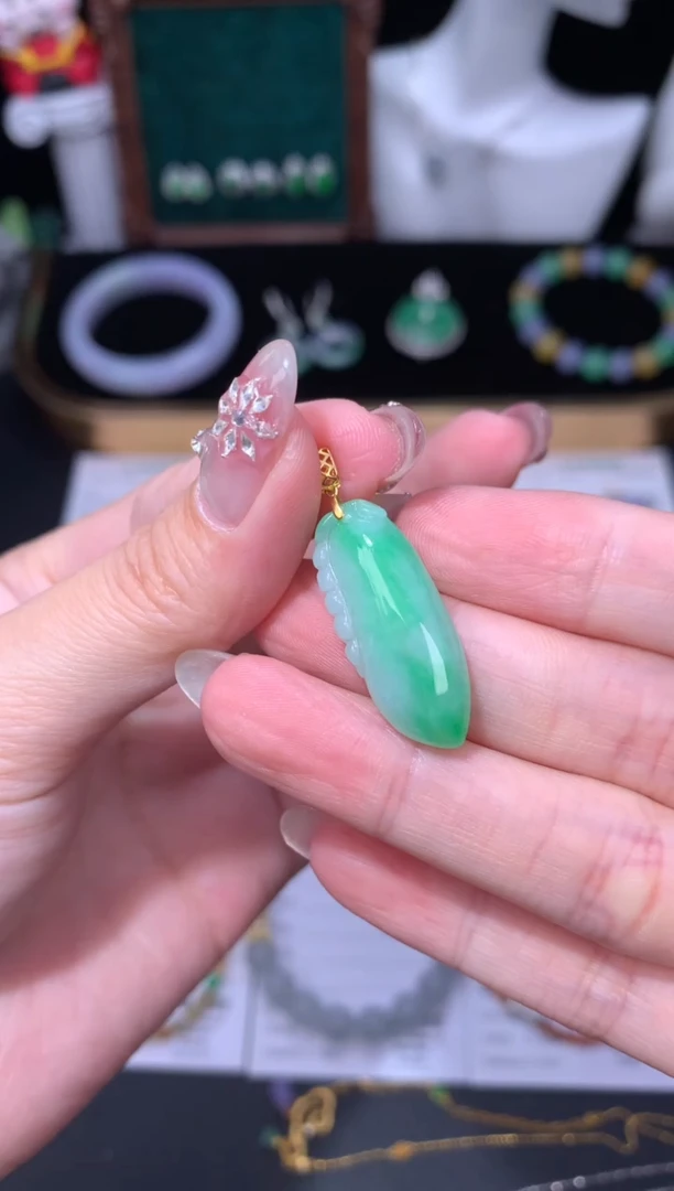 18K金镶嵌定制翡翠48小时鉴赏期 退货不扣服务费