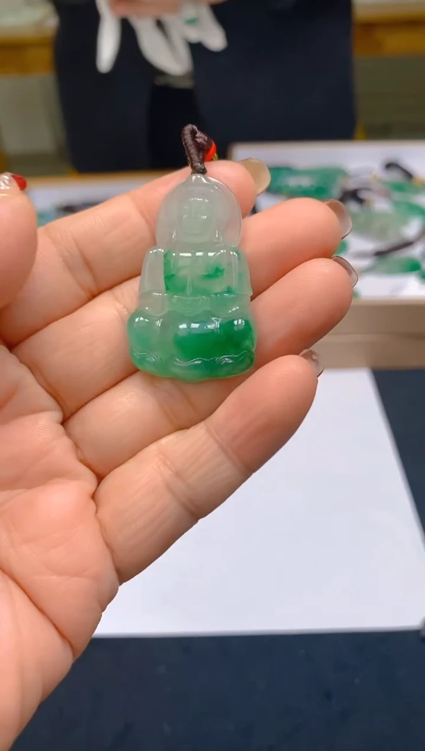 【闪购商品】石英质玉颈饰未镶嵌冰美人非洲翠005