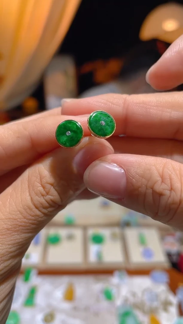 【闪购商品】翡翠颈饰18K金镶嵌假一赔三