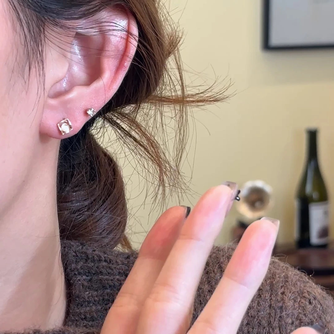 H556 【到手三对】菱形耳钉精致小巧