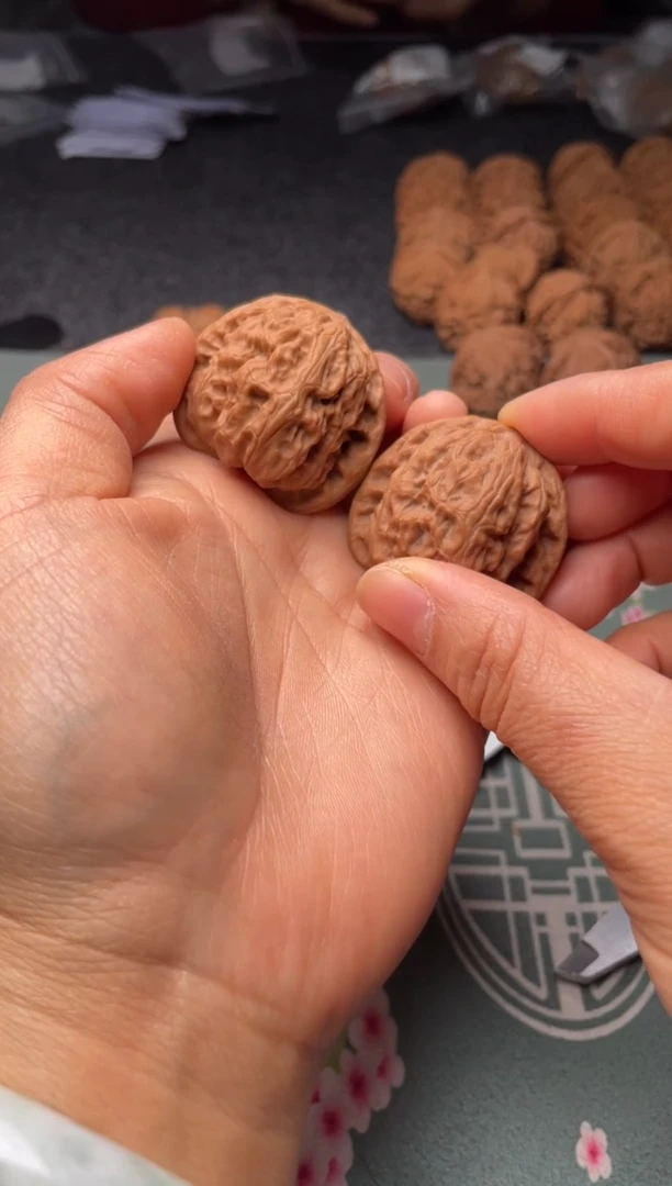 把件文玩核桃w147   野狼  38尺