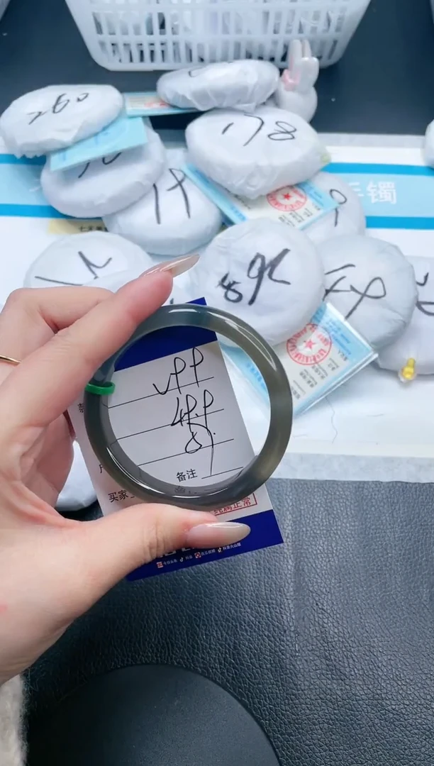 【闪购商品】石英质玉手镯未镶嵌26V99-56