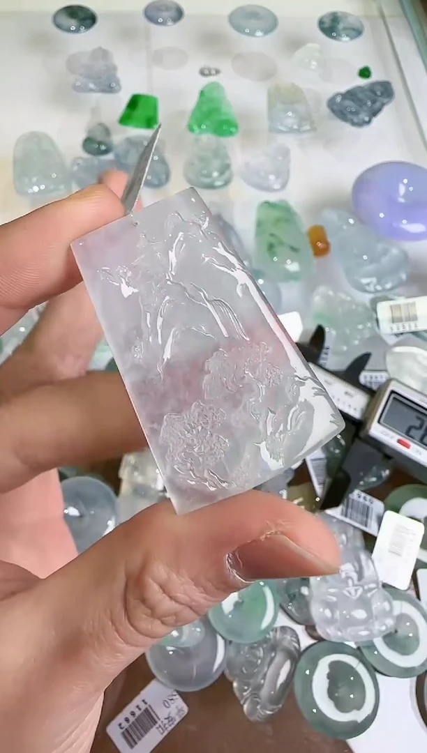 【闪购商品】翡翠吊坠(不含链)未镶嵌··