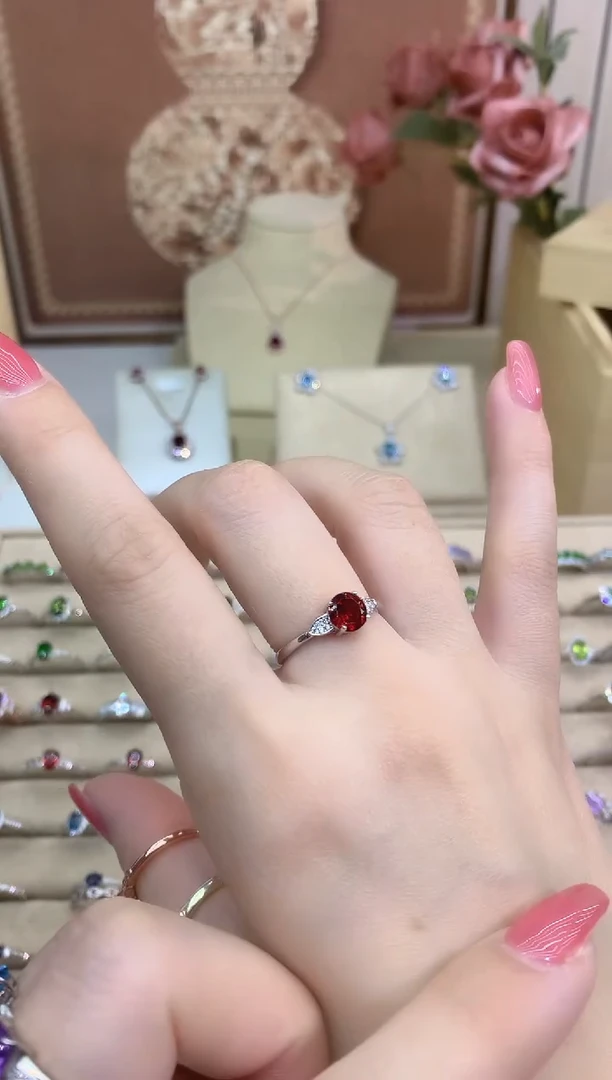 银S925镶嵌戒指石榴石辰月石榴石戒指白托