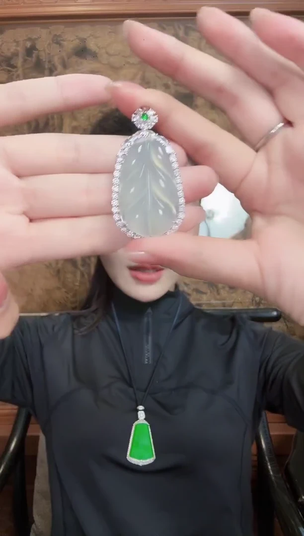 颈饰银S925镶嵌翡翠吊坠