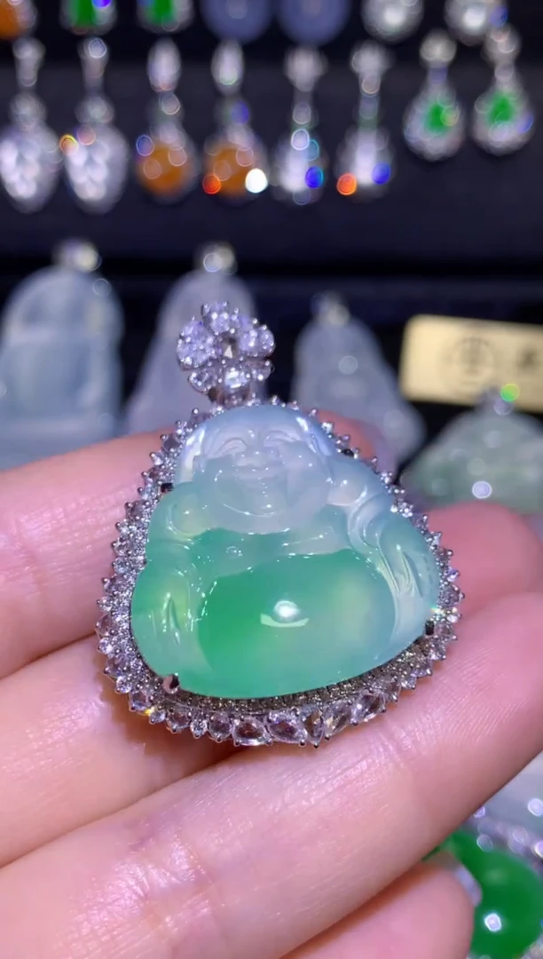 【闪购商品】翡翠颈饰18K金镶嵌高冰木那弥勒佛