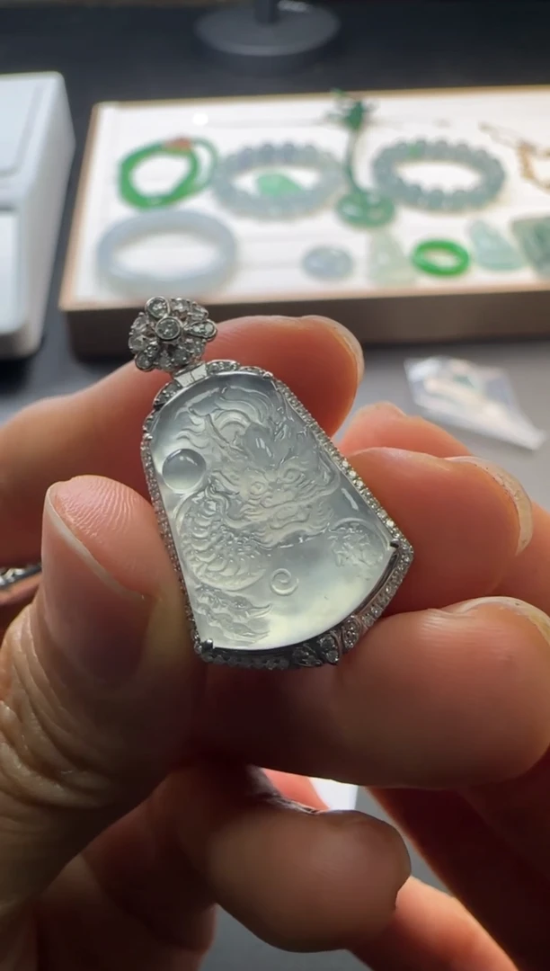 【闪购商品】翡翠颈饰18K金镶嵌不退不换 无鉴赏期