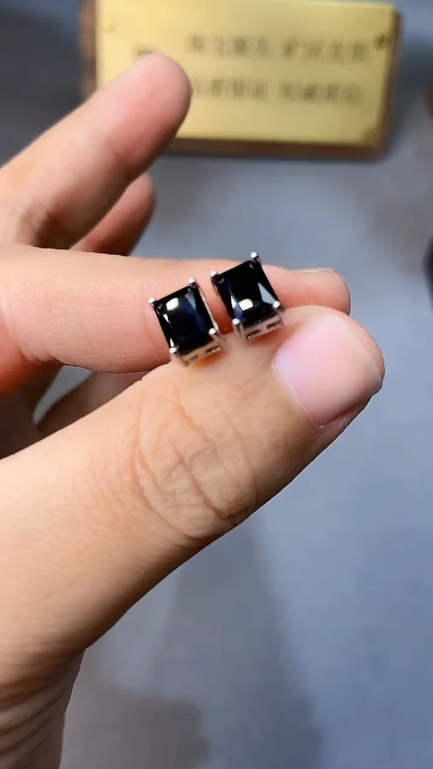 【闪购商品】蓝宝石耳饰银S925镶嵌354黑