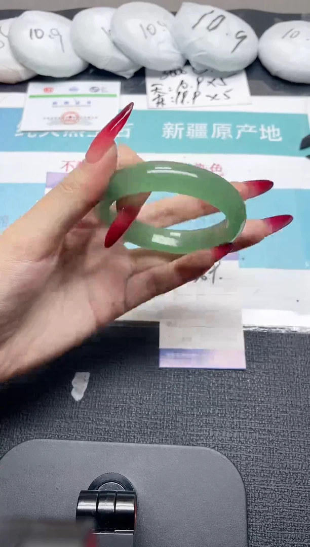 未镶嵌手镯石英质玉369-56