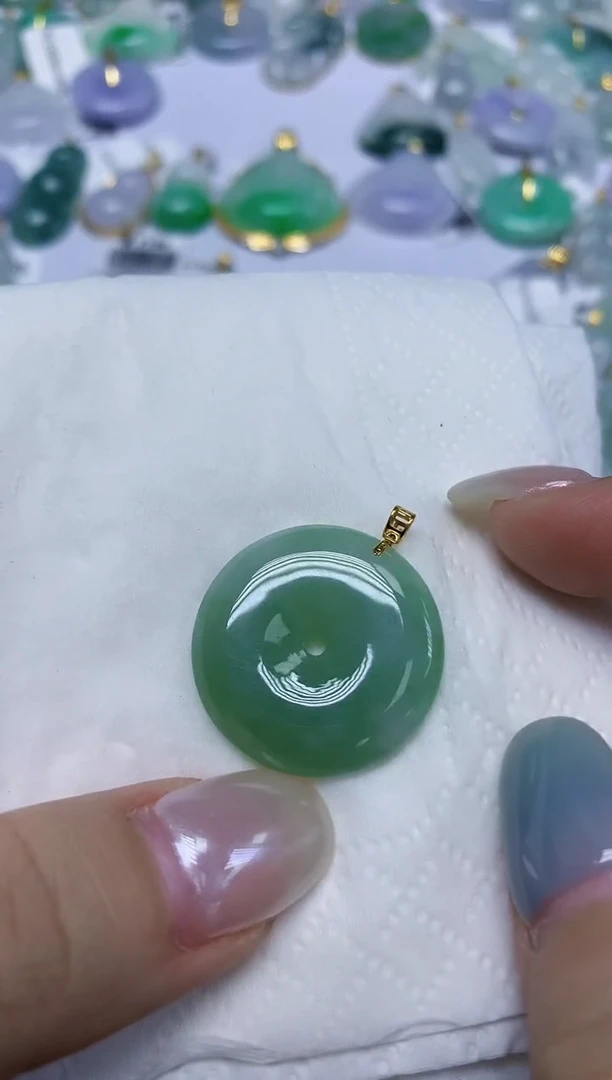 翡翠18K金镶嵌颈饰天然缅甸翡翠A货