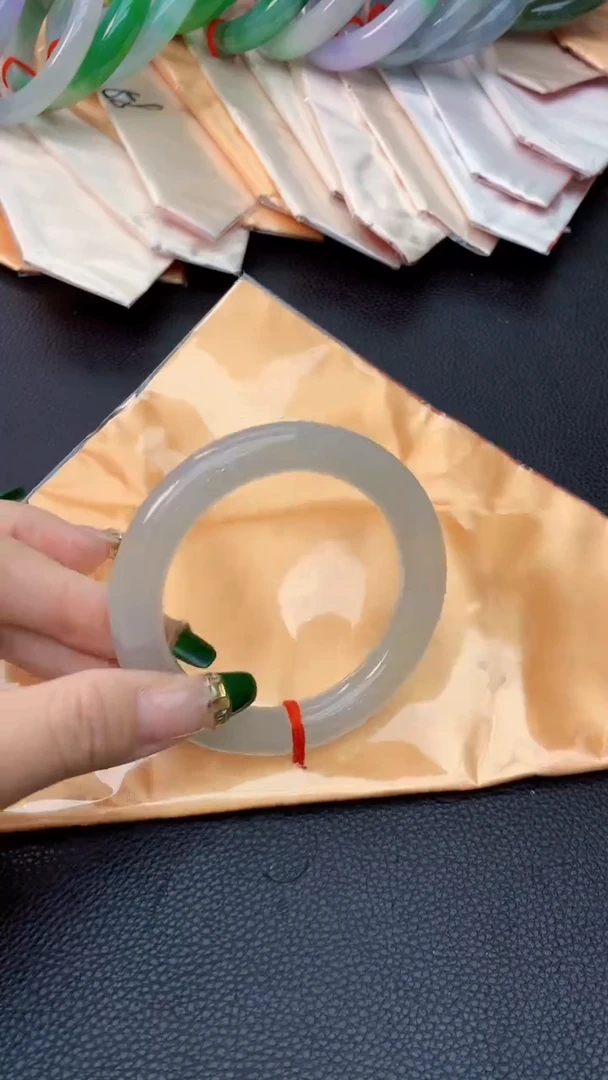 翡翠手镯未镶嵌0113895898