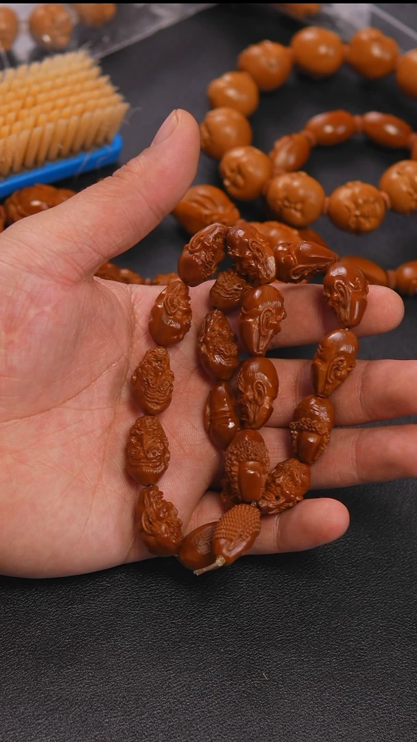 吊坠橄榄核Z**.十八罗汉脖挂