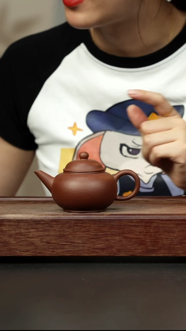 紫砂茶壶红降坡 水平