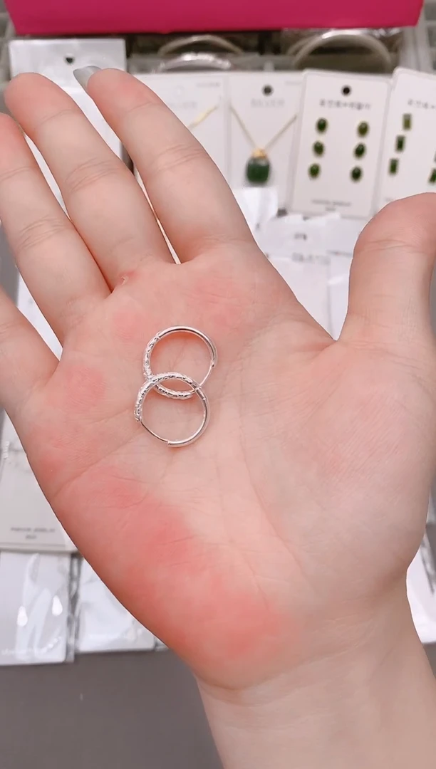 足银无雕刻小花耳扣