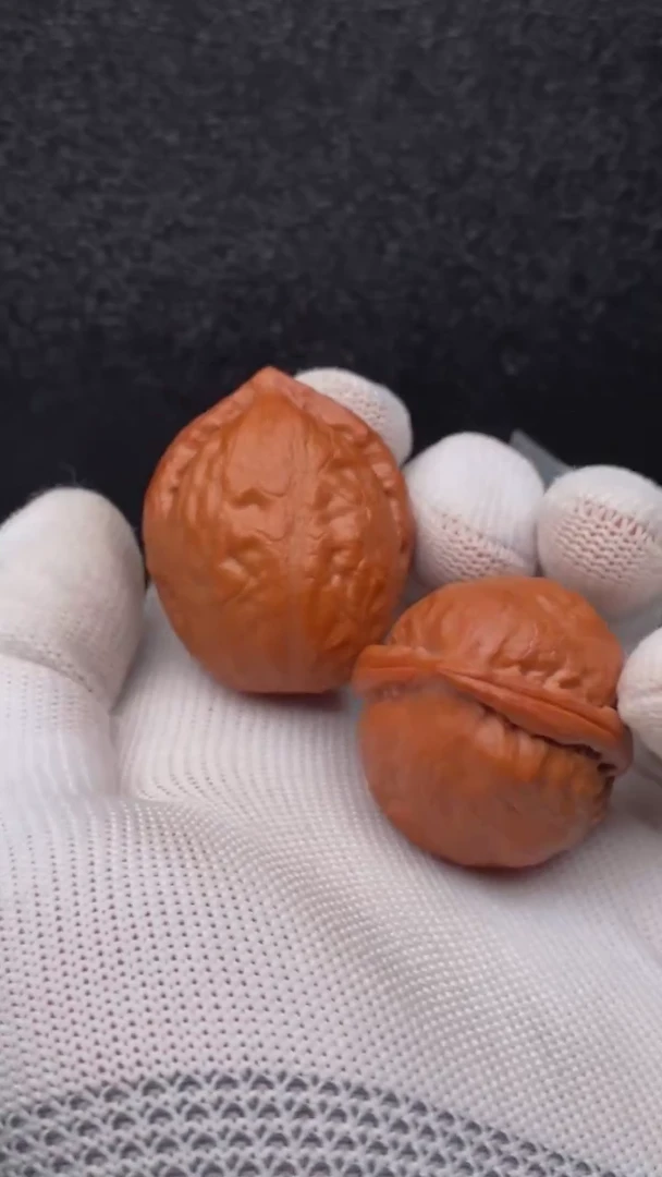 【闪购商品】文玩核桃把件红皮龙胆