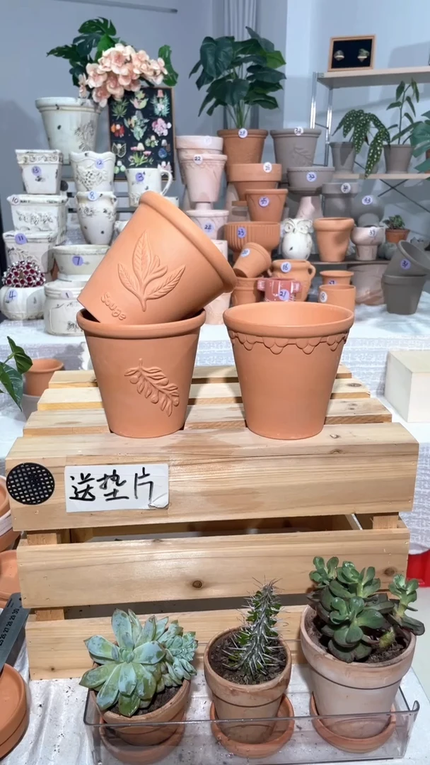 3个无托不同款红陶浮雕口径16*15
