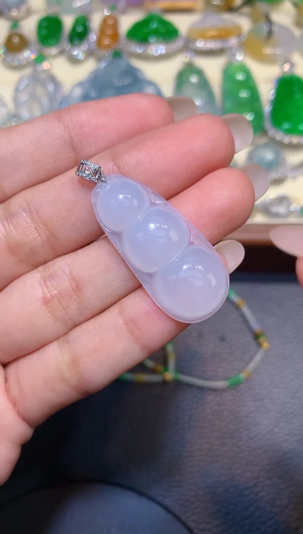 颈饰未镶嵌翡翠吊坠