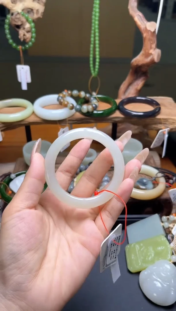 未镶嵌手镯和田玉黑山料 52+圈