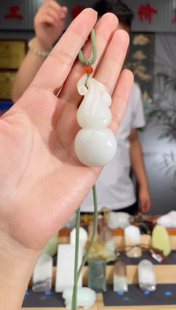 和田玉未镶嵌颈饰1