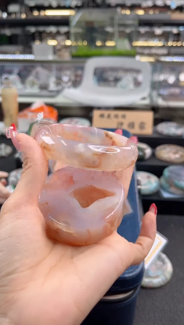 未镶嵌手镯石英质玉六*六圈口（赠品镯心）