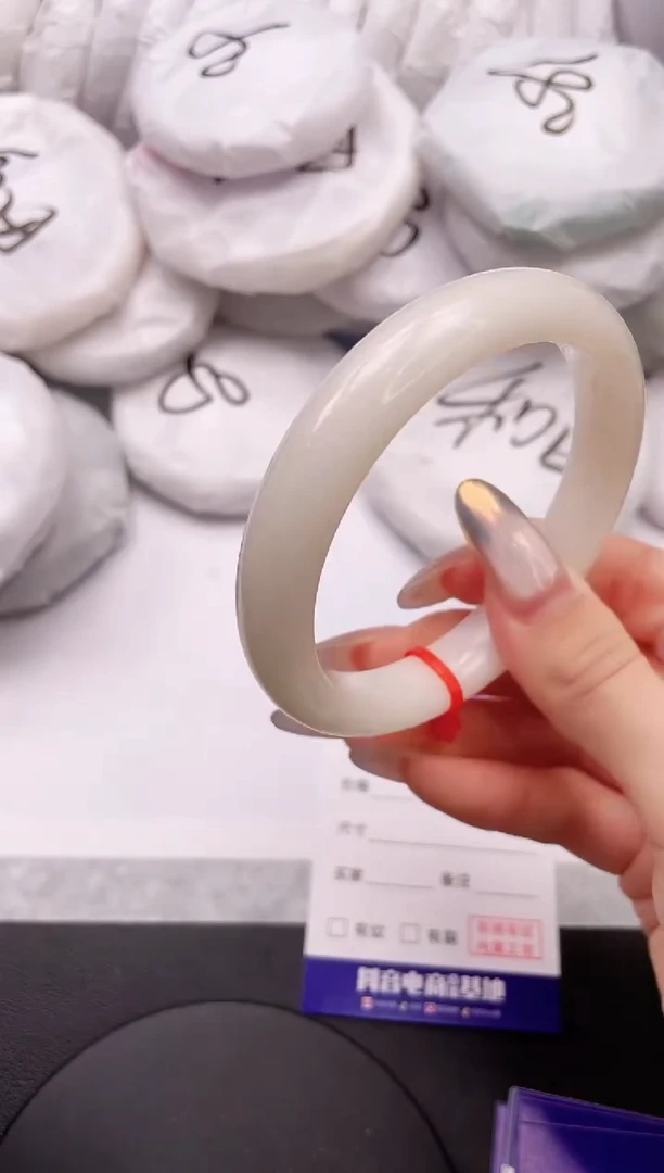 【闪购商品】和田玉手镯未镶嵌20K104-61