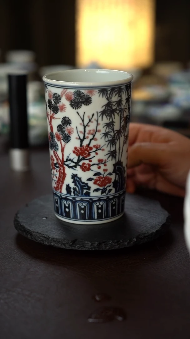全手绘釉里红松竹梅直口大主人杯
