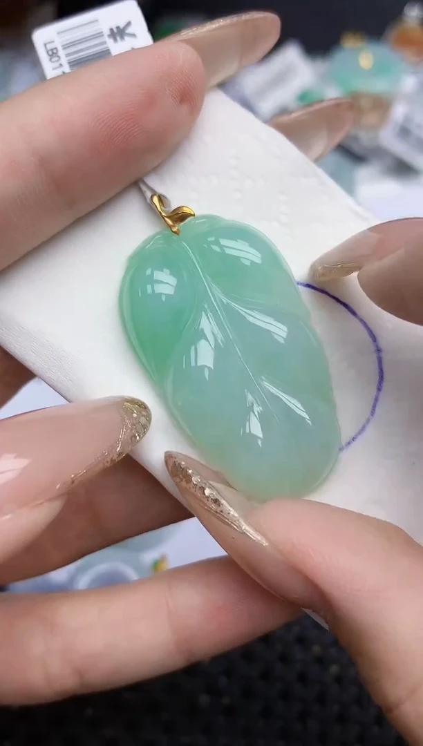 颈饰18K金镶嵌翡翠57   天然翡翠A货  百元以上9米证书费自理
