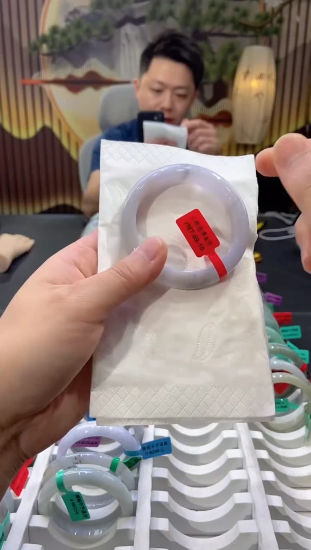 翡翠手镯未镶嵌多人02543