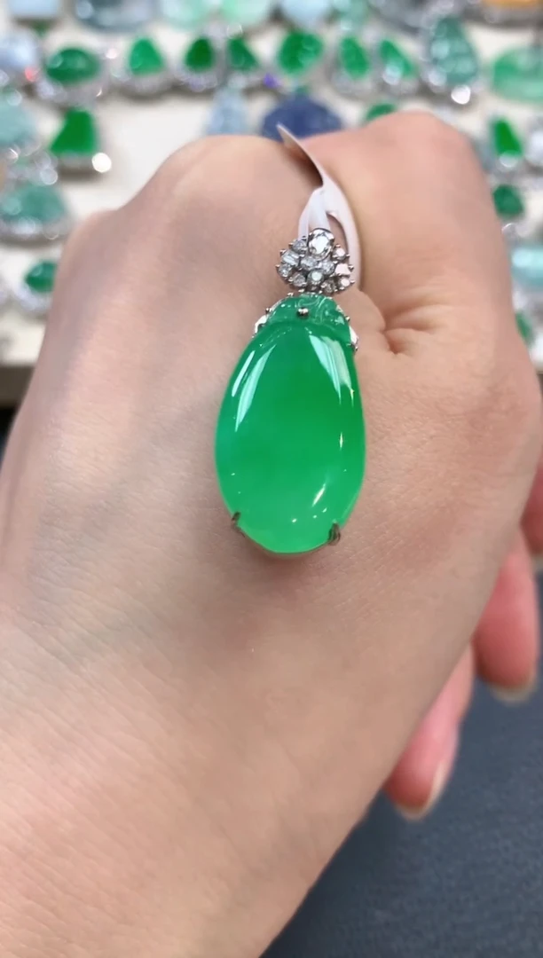 【闪购商品】翡翠吊坠(不含链)18K金镶嵌m62