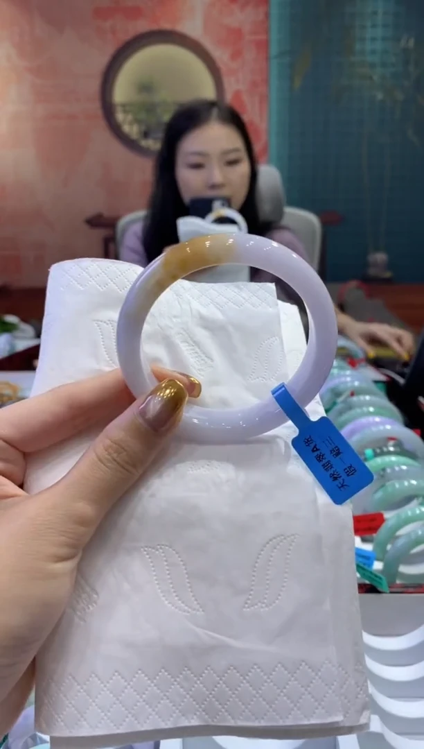 翡翠手镯未镶嵌多人08898