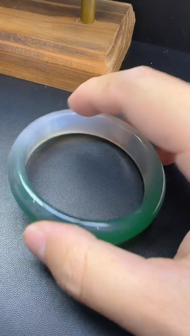 【闪购商品】玛瑙/玉髓手镯未镶嵌手镯