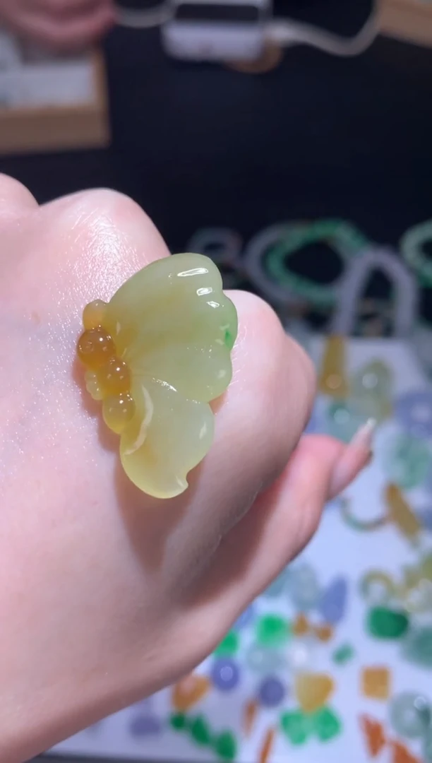 未镶嵌定制翡翠蝴蝶