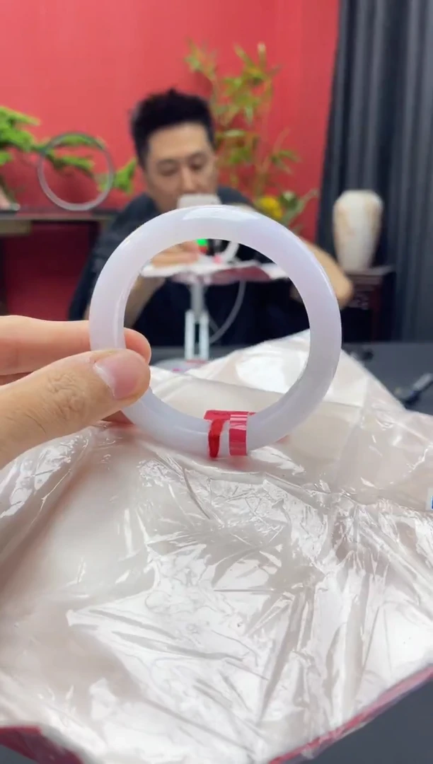 未镶嵌手镯（贵妃镯）翡翠5