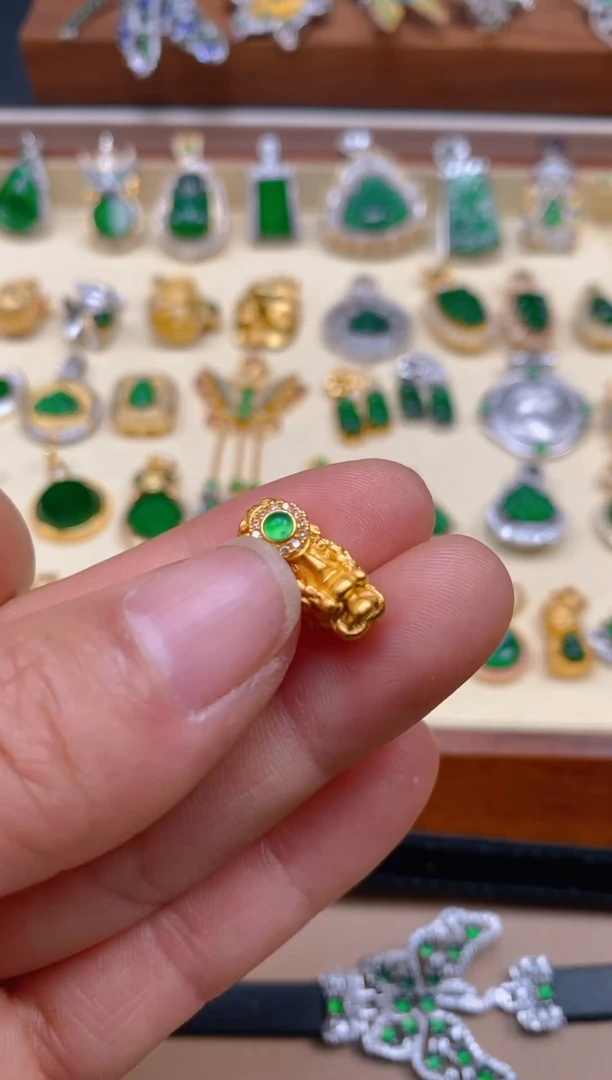 【闪购商品】翡翠吊坠(不含链)银S925镶嵌貔貅