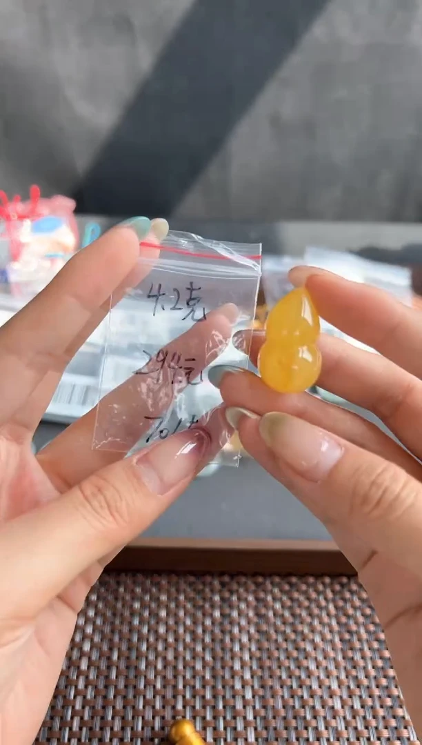 未镶嵌颈饰蜜蜡195买断