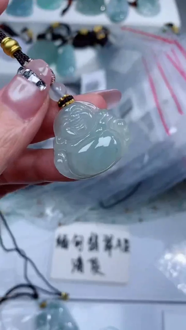 颈饰未镶嵌翡翠吊坠