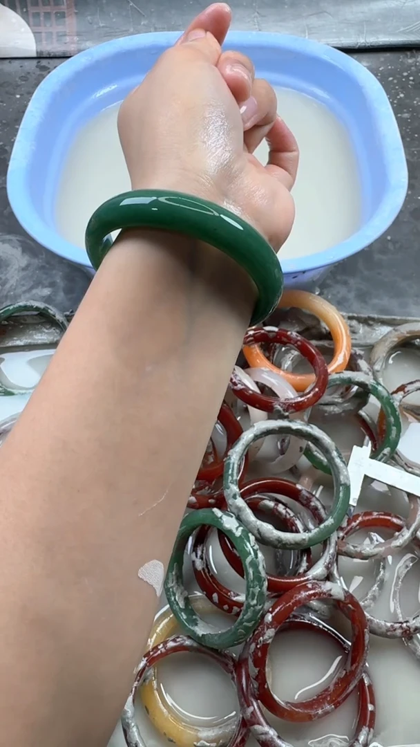 石英质玉手镯未镶嵌47