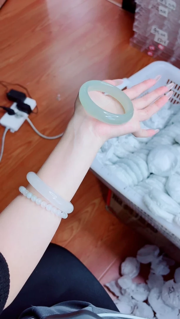 石英质玉手镯未镶嵌56/58.2