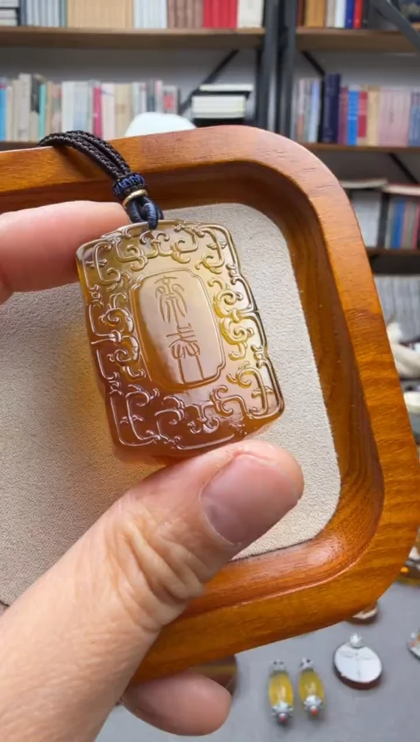 【闪购商品】琥珀颈饰未镶嵌斋戒牌