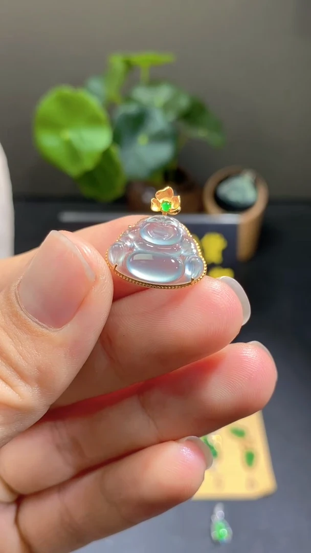 颈饰18K金镶嵌翡翠翡翠A货