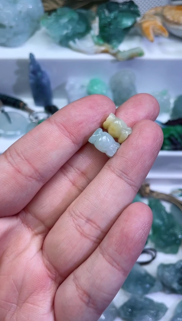 【闪购商品】翡翠颈饰未镶嵌糖果