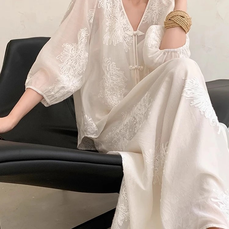 只只国风新中式盘扣刺绣V领灯笼袖衬衫+半身裙两件套