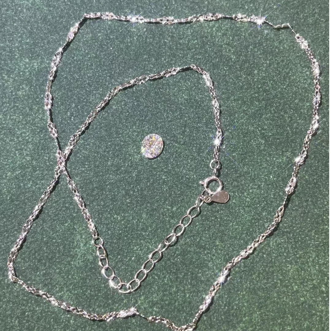 s51白蝴蝶四叶草项链多样性发货