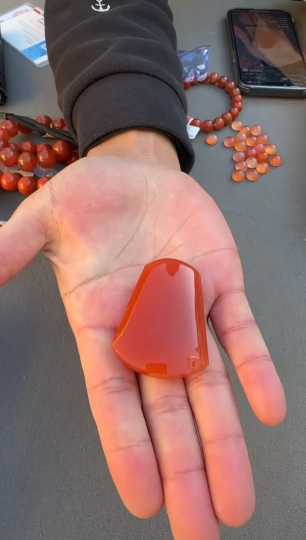 未镶嵌配饰南红玛瑙原矿无优化滴水洞无事牌w