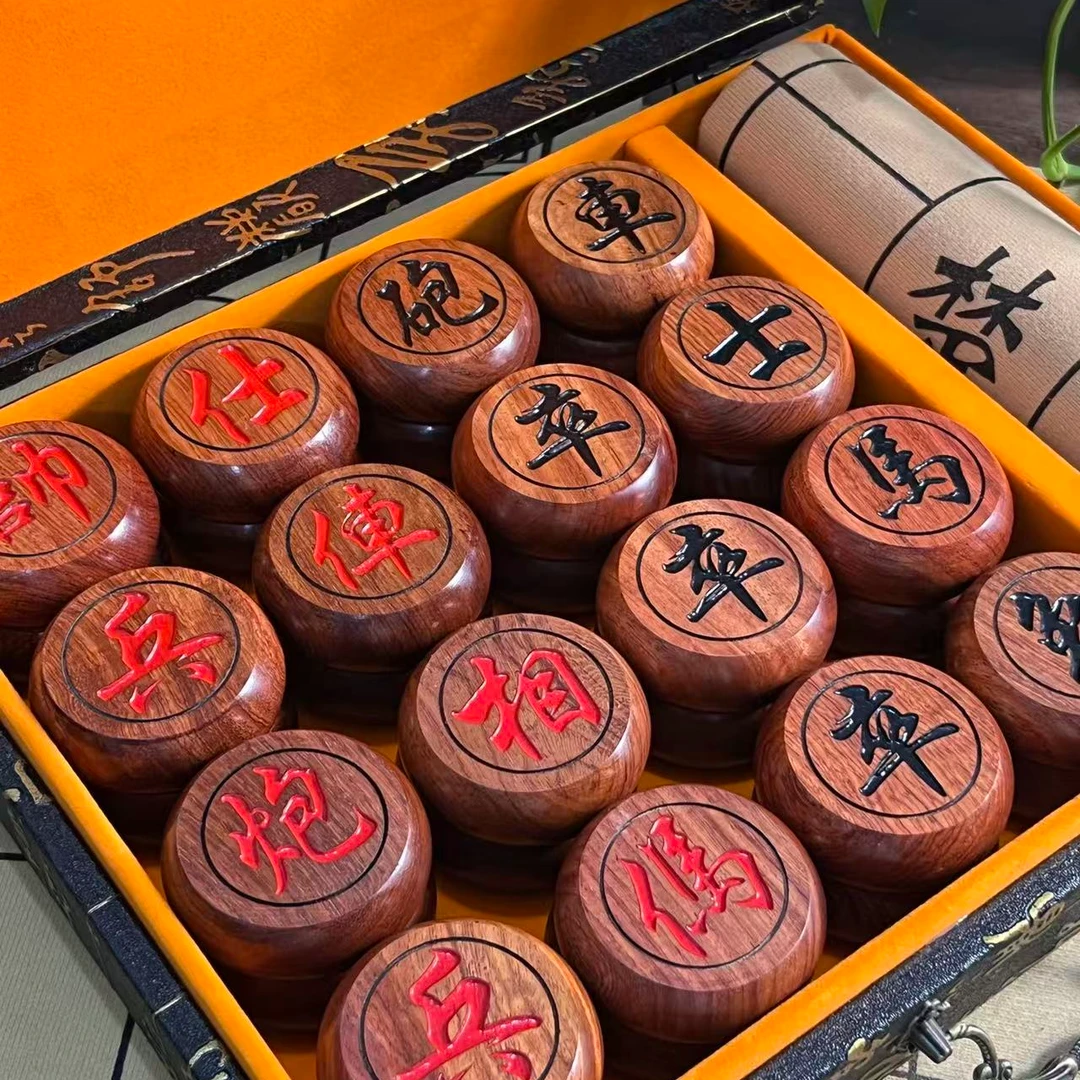 6分缅甸花梨阴雕红黑礼盒装中国象棋