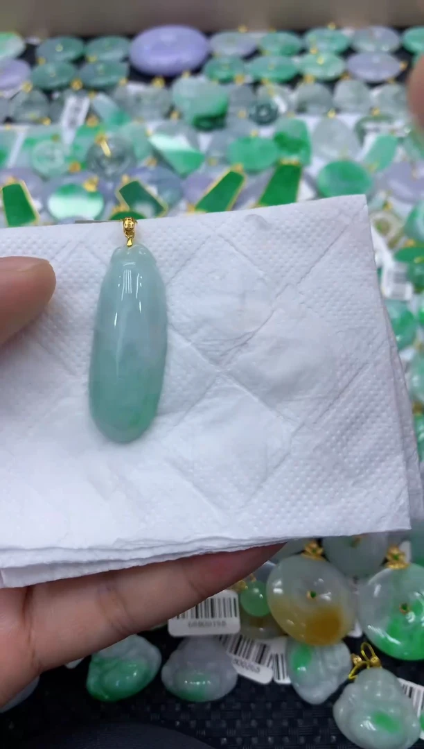 颈饰未镶嵌翡翠天然缅甸翡翠A货